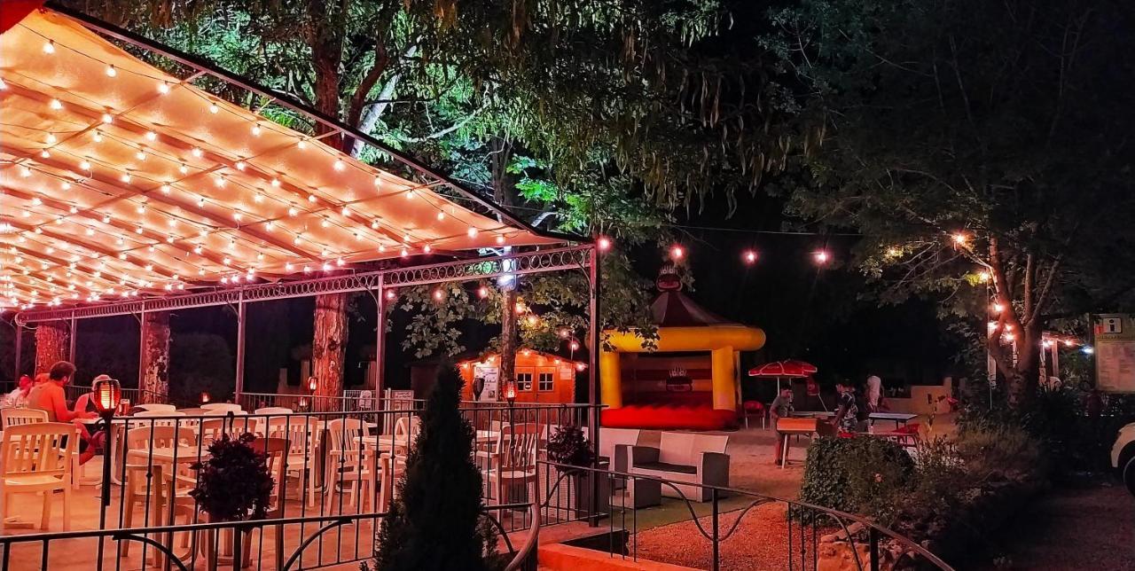 Camping Hotel Les Rives Du Loup Tourrettes-sur-Loup Exterior foto
