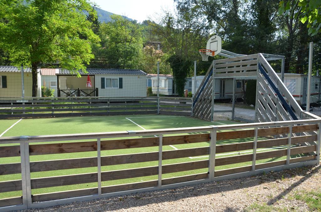 Camping Hotel Les Rives Du Loup Tourrettes-sur-Loup Exterior foto
