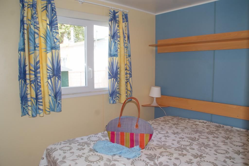 Camping Hotel Les Rives Du Loup Tourrettes-sur-Loup Exterior foto
