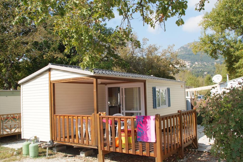 Camping Hotel Les Rives Du Loup Tourrettes-sur-Loup Exterior foto